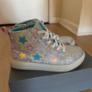 Girls sparkle tennis shoes/sneakers high tops. Zip side. Sz. 11